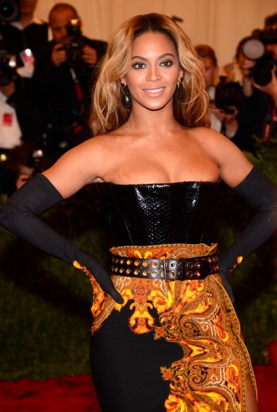 Kristen Stewart và bộ đồ hơi đơn điệu