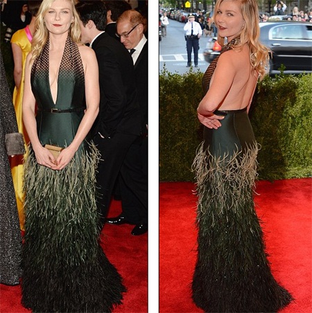 Cô Kim gây sốc vì mặc quá xấu; Anne Hathaway tự tin diện váy không áo lót - 47 Kristen Dunst.