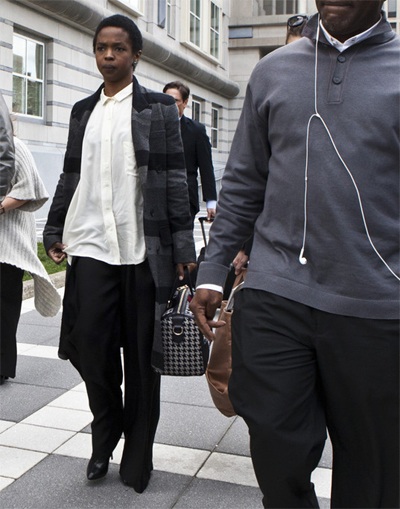 Lauryn Hill xuất hiện đầy lo lắng tại tòa án