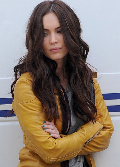 Megan Fox đạp xe vẫn gợi cảm - 17 VN