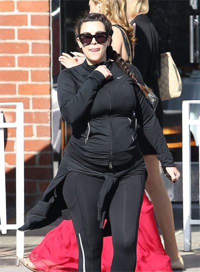 Cô Kim “bế bụng” đi học lớp chăm sóc trẻ sơ sinh - 7 VN