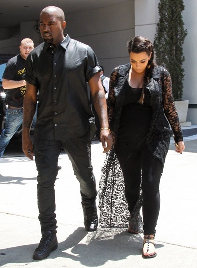 Cô Kim “bế bụng” đi học lớp chăm sóc trẻ sơ sinh - 11 VN