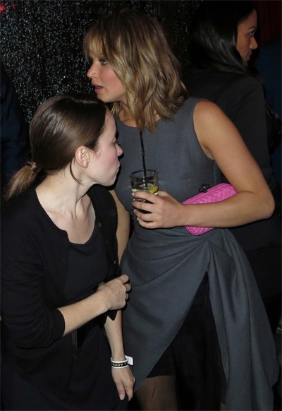 Kiều nữ 9X giành giải Oscar liên tục thay váy áo tại LHP Cannes - 22 VN