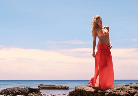 Siêu mẫu Úc quyến rũ từng centimet