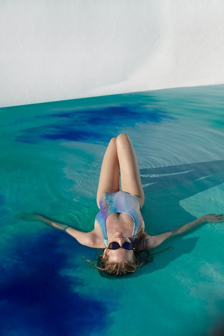 Người mẫu Đức gợi cảm đón hè - 23 VN