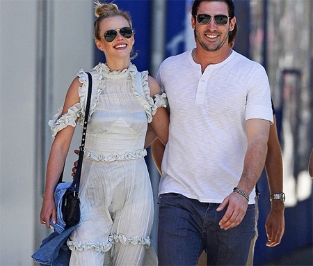 “Khó hiểu” với bộ váy xấu xí của siêu mẫu Nga - 3 VN