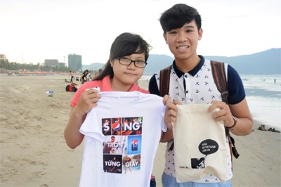 VJ Kaylee và MTV Now “đột kích” biển Đà Nẵng - 5 Và người dẫn chương trình VJ Kaylee đã sẵn sàng với hàng loạt điều bất ngờ cho các fan của mình.