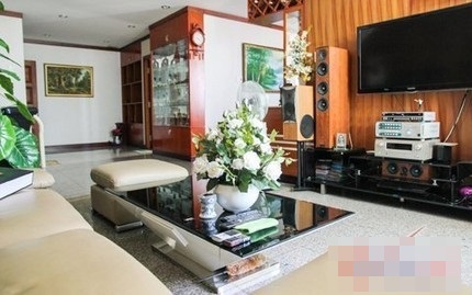 Căn hộ penthouse sang trọng của Trần Thị Quỳnh - 4 Phòng khách cũng là nơi để cả gia đình thư giãn