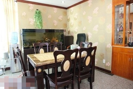 Căn hộ penthouse sang trọng của Trần Thị Quỳnh - 10 Bàn ăn của cả gia đình