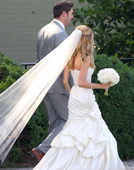 Đám cưới như mơ của “sao” truyền hình thực tế - 2 VN