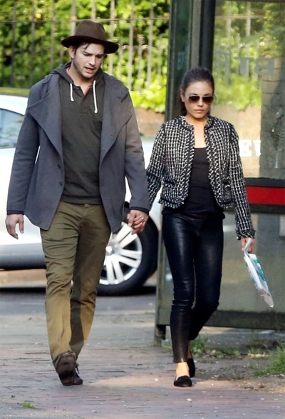 Bắt gặp Ashton Kutcher hôn Mila Kunis - 4 VN