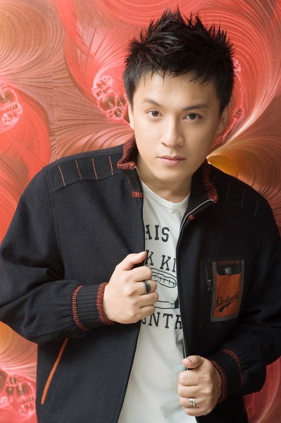 “Sao” Việt chung thủy với mái tóc đen