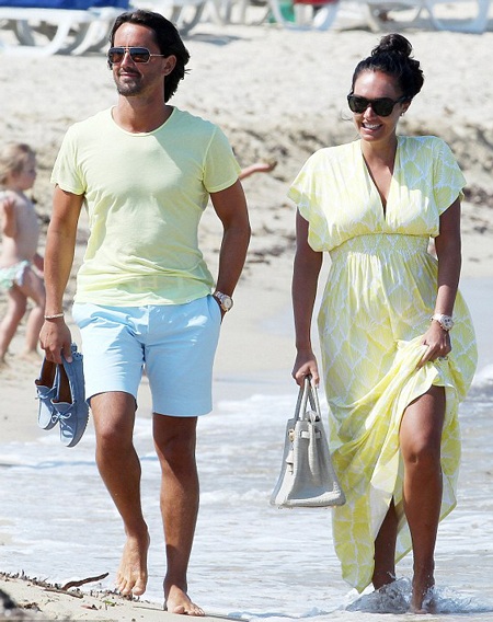 Con gái tỷ phú hạnh phúc trong tuần trăng mật - 1 VN