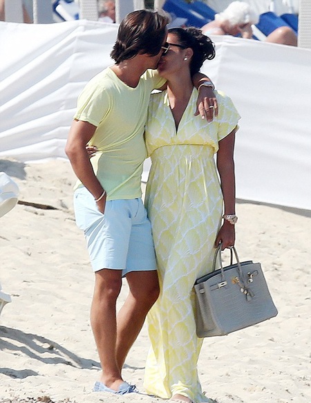 Con gái tỷ phú hạnh phúc trong tuần trăng mật - 2 VN