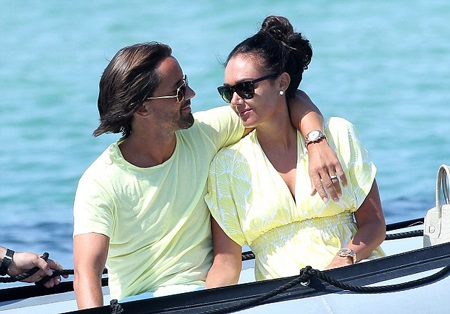 Con gái tỷ phú hạnh phúc trong tuần trăng mật - 4 VN