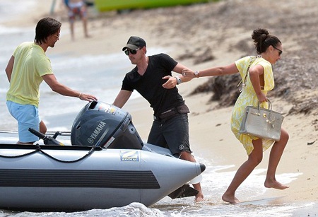 Con gái tỷ phú hạnh phúc trong tuần trăng mật - 7 VN