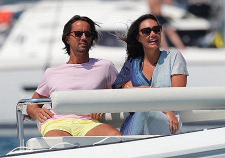 Con gái tỷ phú hạnh phúc trong tuần trăng mật - 18 VN