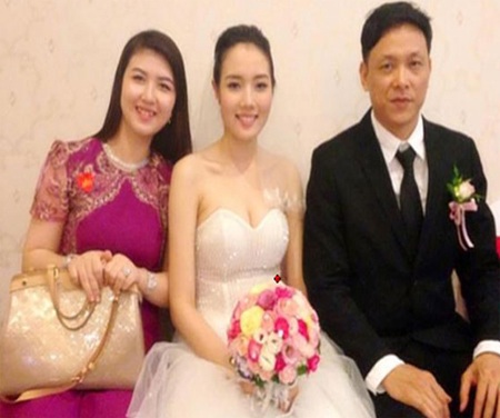 Hé lộ hình ảnh trong lễ cưới đạo diễn Quang Hải và cô dâu kém 25 tuổi - 3 Hé lộ hình ảnh trong lễ cưới đạo diễn Quang Hải và cô dâu kém 25 tuổi