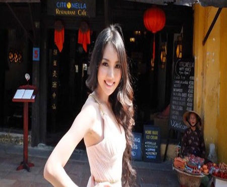 Hé lộ hình ảnh trong lễ cưới đạo diễn Quang Hải và cô dâu kém 25 tuổi - 5 Đạo diễn của Mùa hè lạnh hơn vợ mới cưới tới 25 tuổi