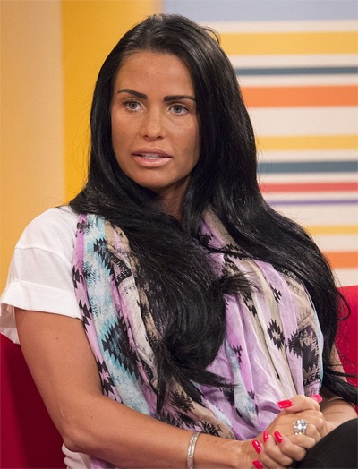 Siêu mẫu ngực bự vất vả khi mang thai lần thứ tư - 1 Jordan đang mang bầu lần thứ 4