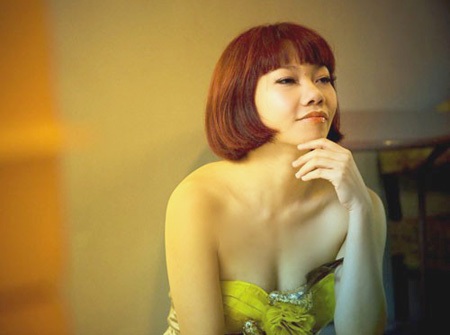 Là cô em út trong bộ tứ diva của làng nhạc