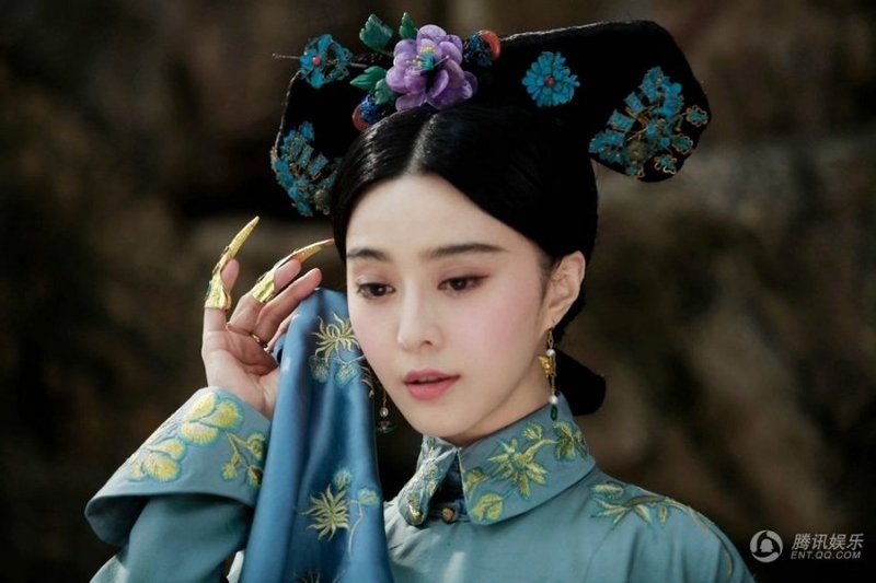 Tạo hình cổ trang của Phạm Băng Băng gây sốt - 2 Tạo hình hoàng hậu của Phạm Băng Băng trong
