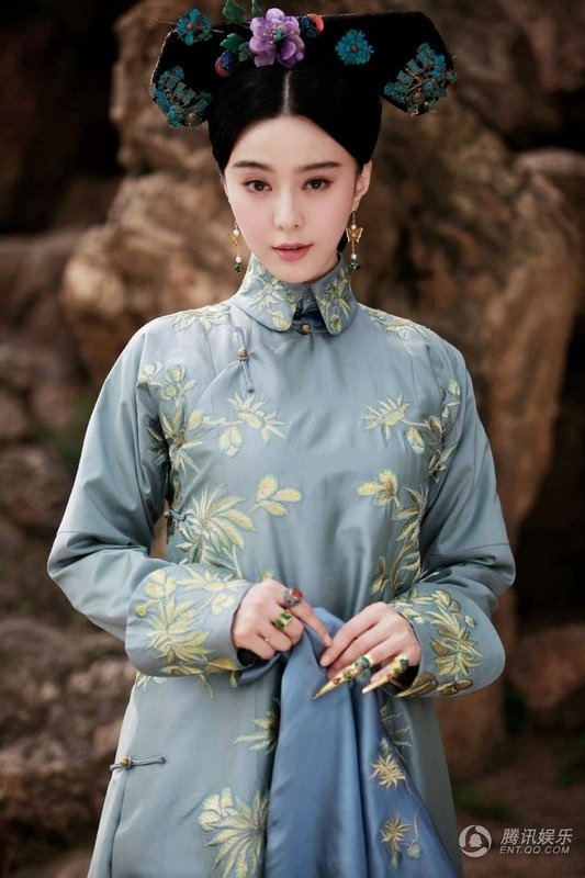 Tạo hình cổ trang của Phạm Băng Băng gây sốt - 3 Tạo hình hoàng hậu của Phạm Băng Băng trong
