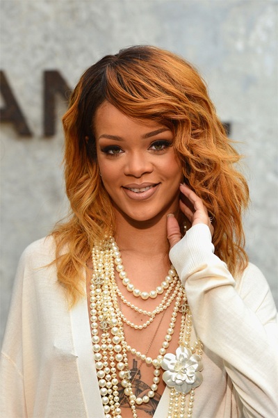 Rihanna mặc táo bạo dự show của Chanel - 10 VN