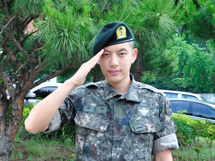 Se7en bị phát hiện qua lại với gái làng chơi - 2 Cư dân mạng Hàn Quốc nổi sóng tranh luận và chỉ trích khi hay tin Se7en vi phạm kỷ luật quân đội