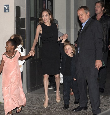 Angelina Jolie đón tuổi 38 tại Đức - 5 VN