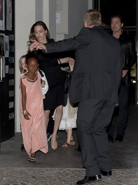 Angelina Jolie đón tuổi 38 tại Đức - 6 VN