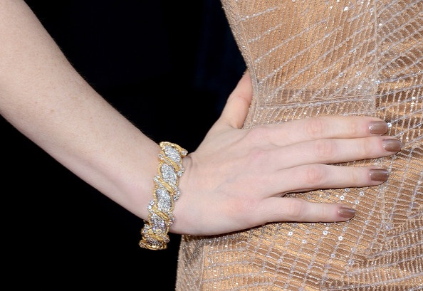 Quyến rũ sơn móng màu nhạt - 2 VN