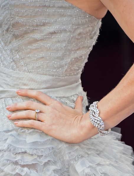 Quyến rũ sơn móng màu nhạt - 3 VN