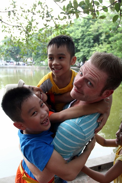 Kyo York đưa các bé Đồ Rê Mí khám phá Hà Nội