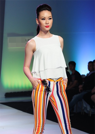 Chân dài Việt đọ sắc trên sàn catwalk - 6 Tin: