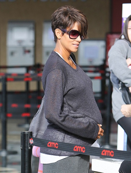Halle Berry hạnh phúc bên chồng con - 8 VN