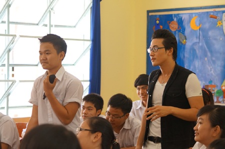 Hà Trí Quang diện đồ “cực bảnh” tham gia Về Trường - 2 Hà Trí Quang diện đồ “cực bảnh” tham gia Về Trường