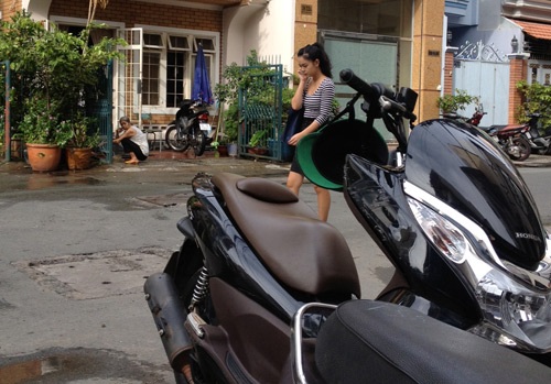 Ca sĩ Wanbi Tuấn Anh qua đời ở tuổi 26 - 2 Ca sỹ Phạm Quỳnh Anh tới thăm Wanbi trưa nay