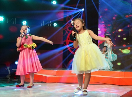 Khánh Nhi - Cô bé “răng sún” nhiều màu sắc - 2 Khánh Nhi - Cô bé “răng sún” nhiều màu sắc