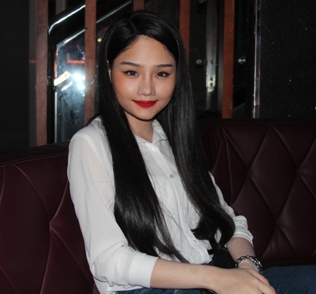 Miu Lê đến chúc mừng và biểu diễn cùng V.Music