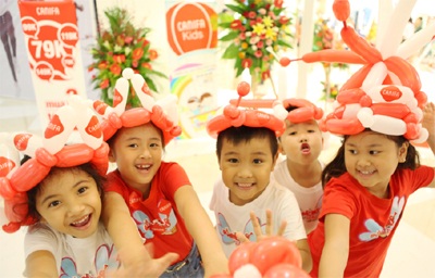 Quốc Thái: “Quỳnh Giao thấy mình mặc quần màu này có đẹp không?”