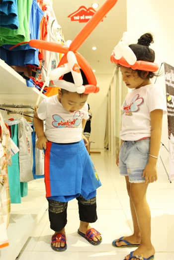 Quốc Thái: “Quỳnh Giao thấy mình mặc quần màu này có đẹp không?”