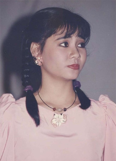 Thu Minh ra dáng thiếu nữ