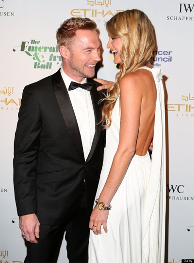 Ronan Keating hạnh phúc bên bạn gái mới - 2 VN