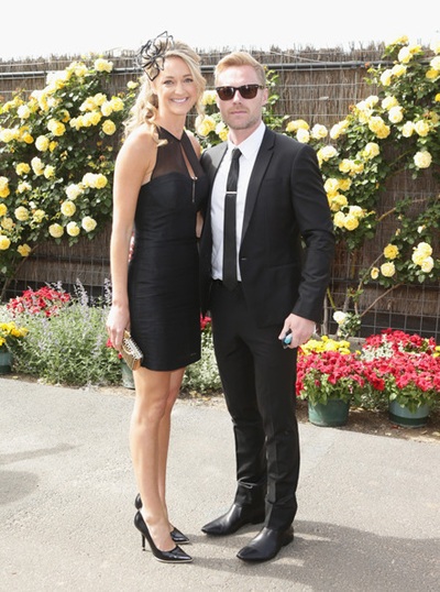 Ronan Keating hạnh phúc bên bạn gái mới - 6 VN