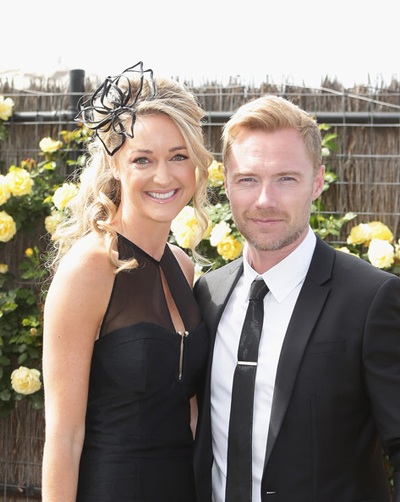 Ronan Keating hạnh phúc bên bạn gái mới - 7 VN