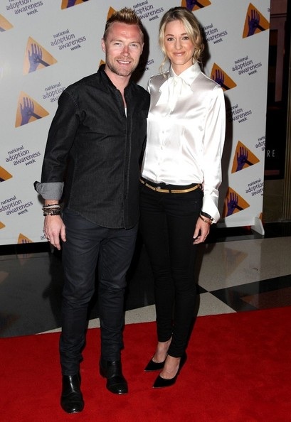 Ronan Keating hạnh phúc bên bạn gái mới - 8 VN