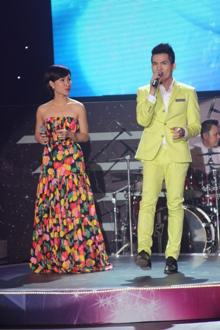 Màn kết hợp giữa 2 quán quân Vietnam Idol Uyên Linh – Quốc Thiên trong “Đời bỗng vui”