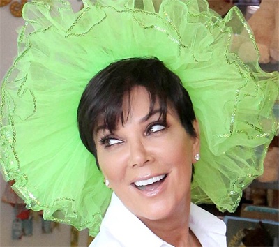 Gia đình Kardashian vui vẻ đi mua sắm trong ngày độc lập - 5 VN