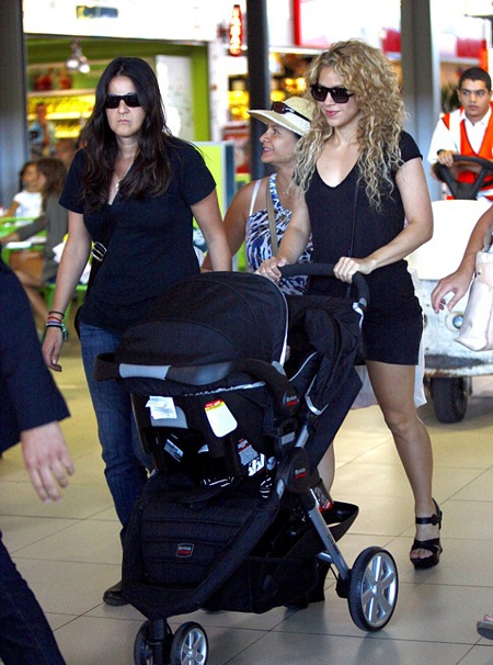 Shakira đưa con trai cưng đi chơi xa - 3 Shakira